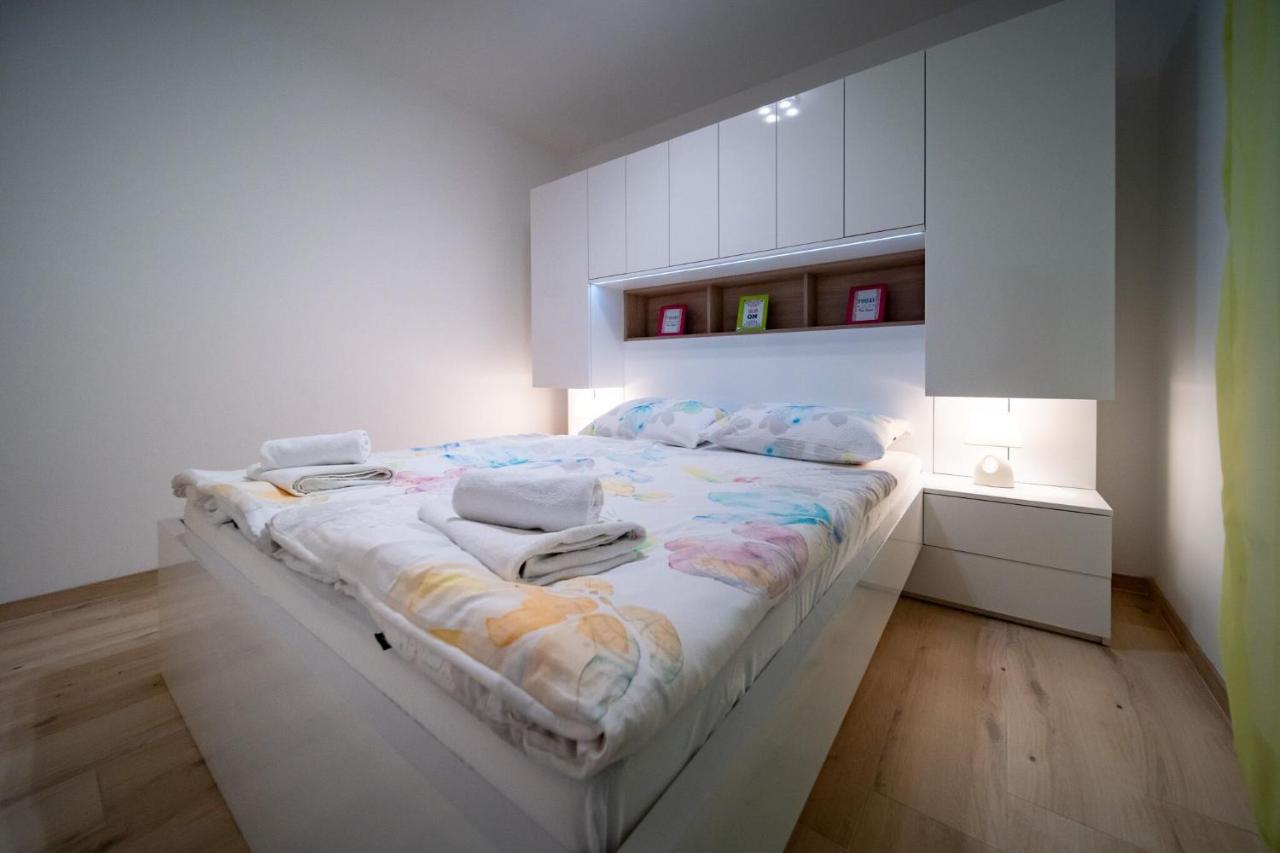 Apartments Arbis Lopar Buitenkant foto