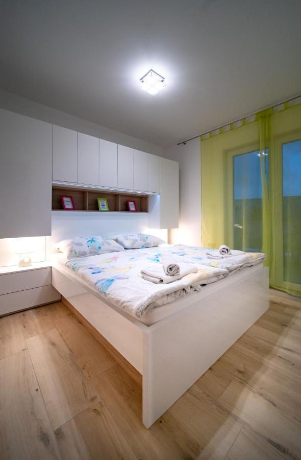 Apartments Arbis Lopar Buitenkant foto
