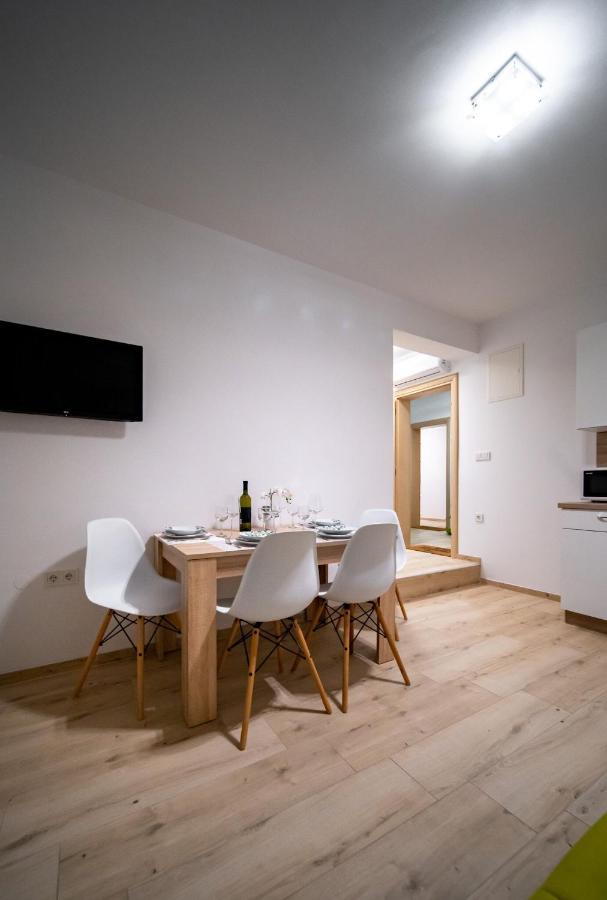 Apartments Arbis Lopar Buitenkant foto
