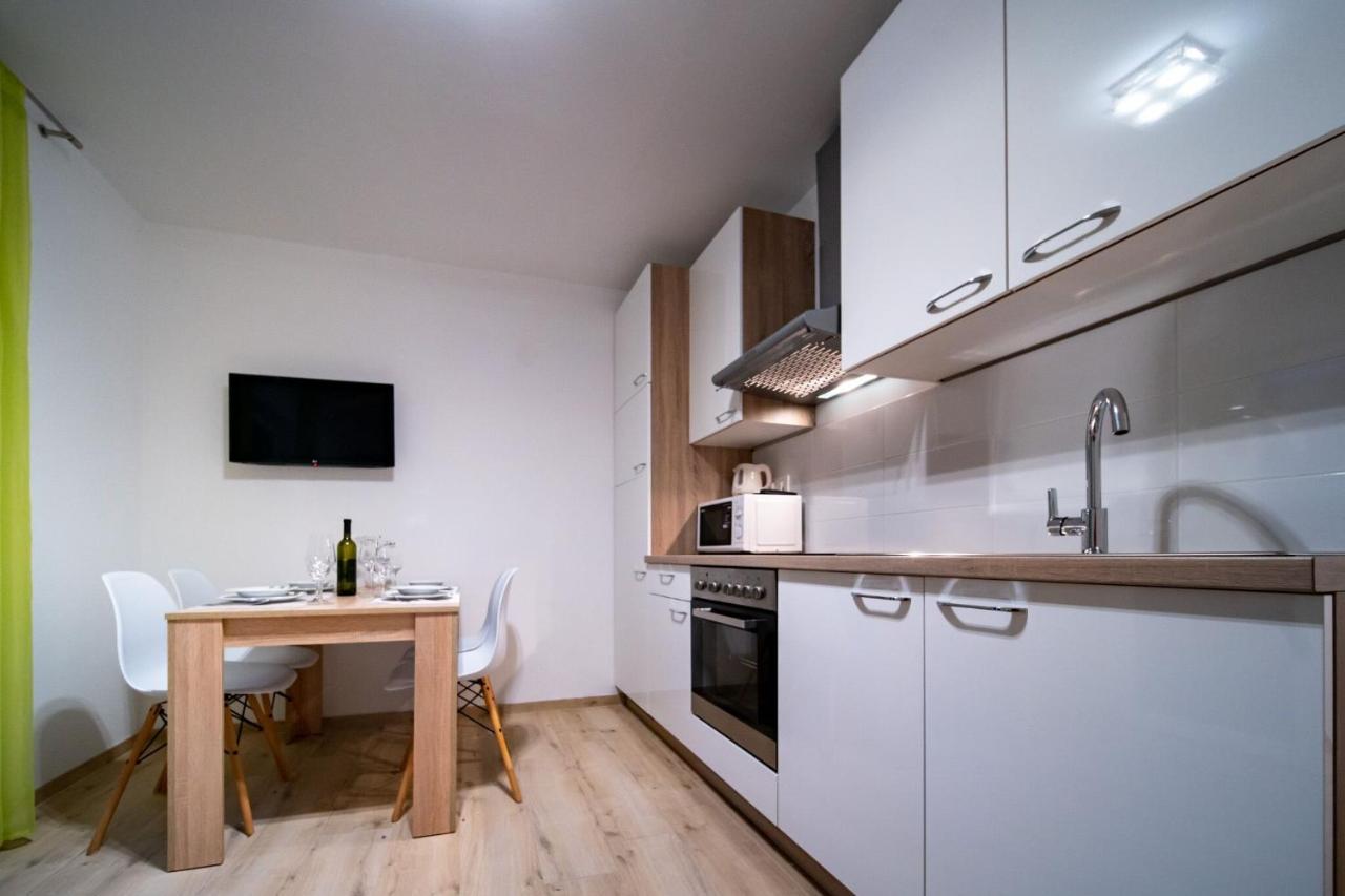 Apartments Arbis Lopar Buitenkant foto