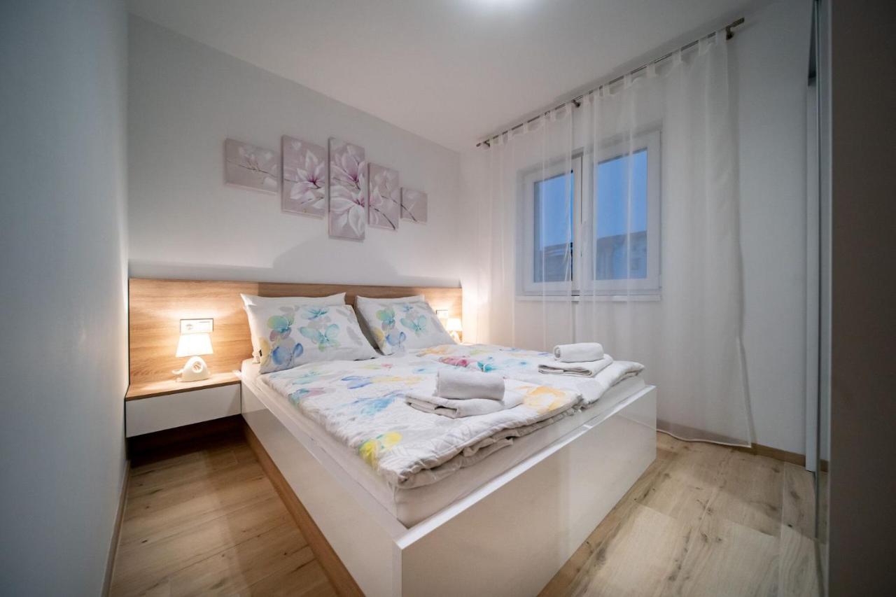 Apartments Arbis Lopar Buitenkant foto
