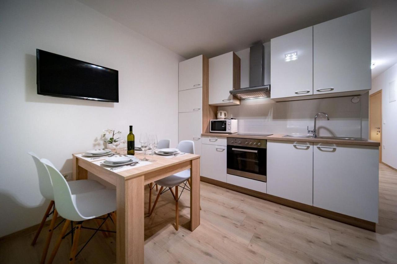 Apartments Arbis Lopar Buitenkant foto