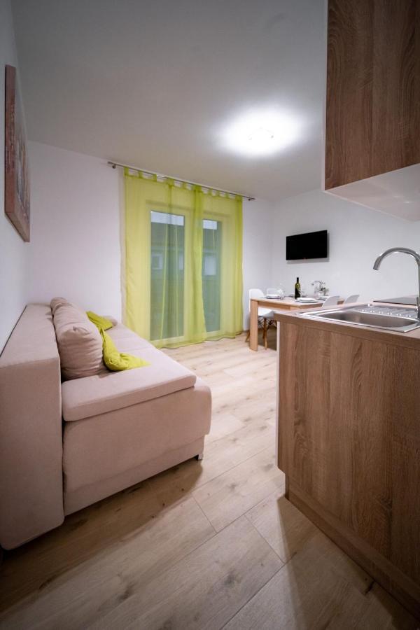 Apartments Arbis Lopar Buitenkant foto