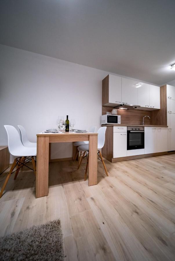 Apartments Arbis Lopar Buitenkant foto
