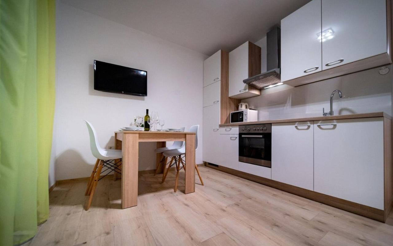 Apartments Arbis Lopar Buitenkant foto