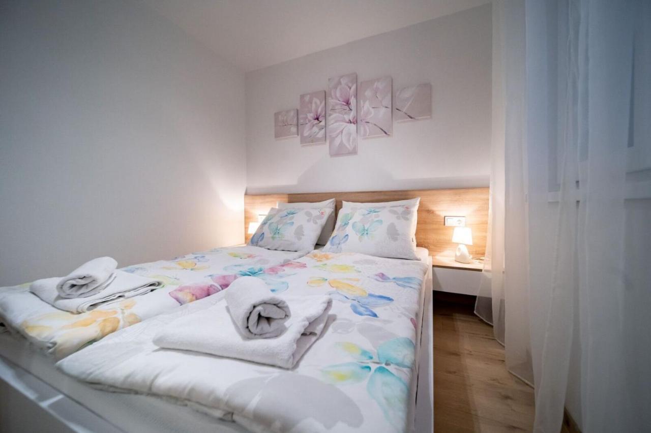 Apartments Arbis Lopar Buitenkant foto