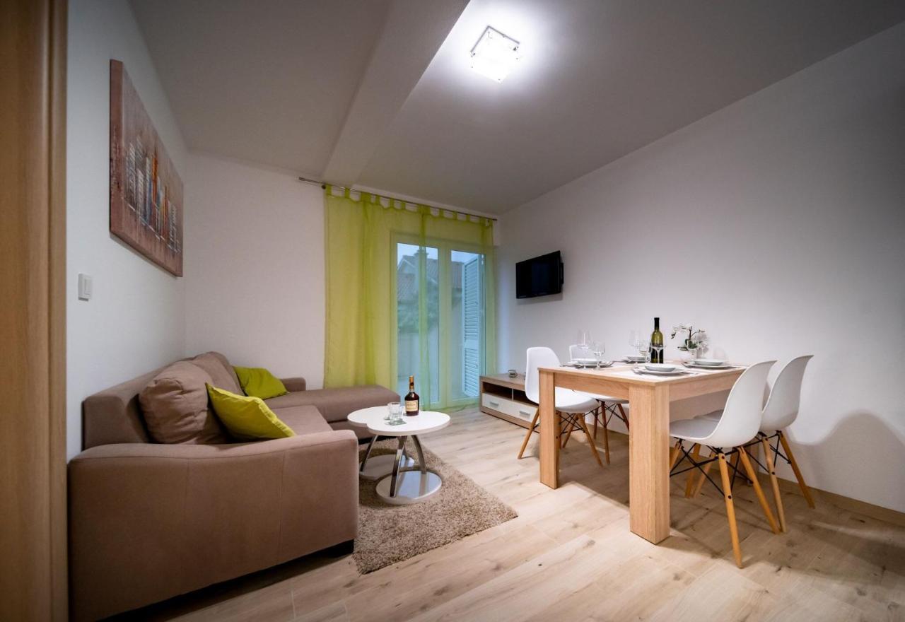 Apartments Arbis Lopar Buitenkant foto