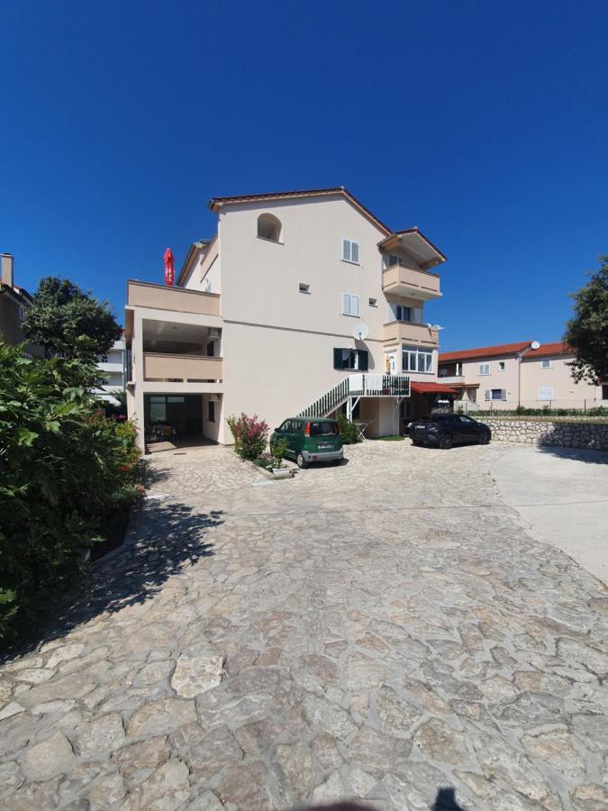 Apartments Arbis Lopar Buitenkant foto