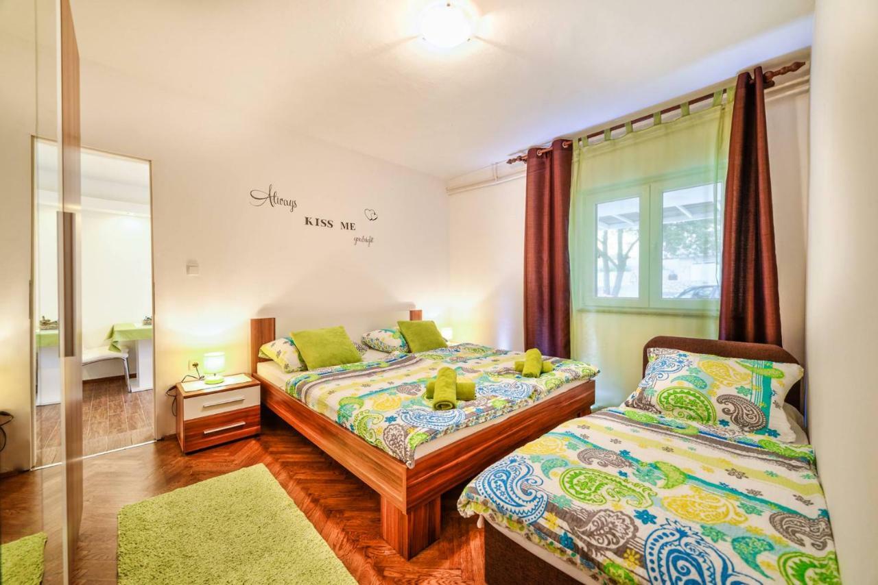 Apartments Arbis Lopar Buitenkant foto
