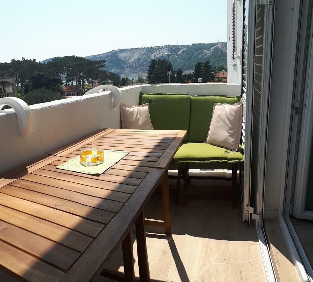 Apartments Arbis Lopar Buitenkant foto